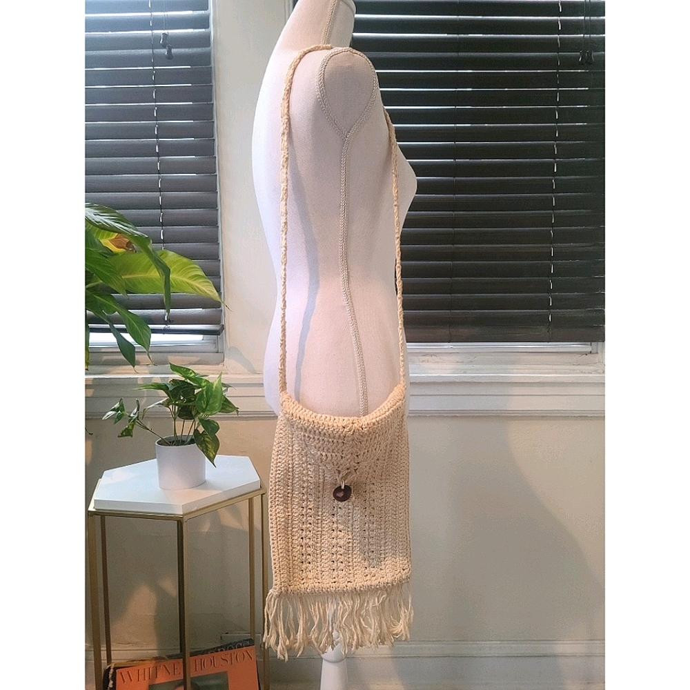 Vintage crochet fringe crossbody